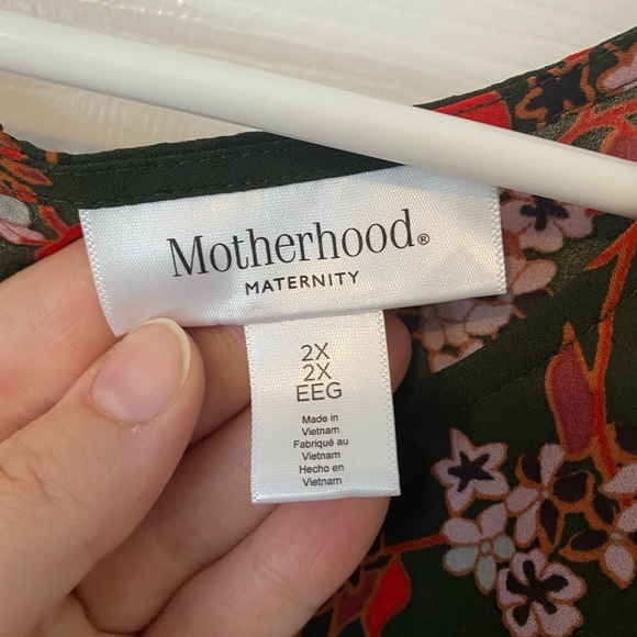 Motherhood Maternity 2X Black and Red Floral Georgette Blouse - Picture 2 of 3